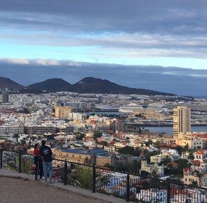 Kaupunki on todella kaunis myös Mirador Paseo La Cornisasta katsottuna. Nähtävyys Las Palmas, Gran Canaria